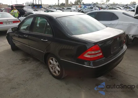 2003 Mercedes-Benz C 240 z USA, uszkodzony, nr VIN WDBRF61J43E013341